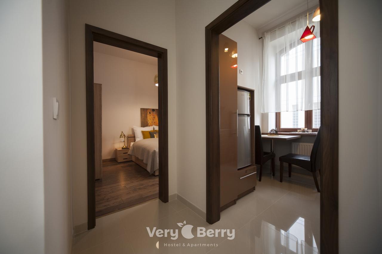 Przestronny Apartament Very Berry W Poznaniu Z Dwiema Sypialniami By Noclegi Renters Exterior foto