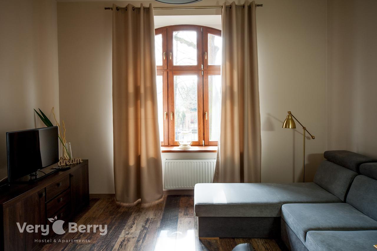 Przestronny Apartament Very Berry W Poznaniu Z Dwiema Sypialniami By Noclegi Renters Exterior foto